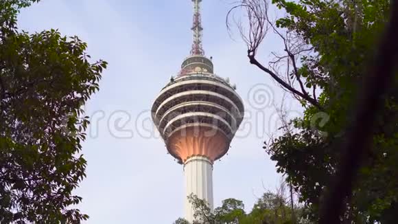 梅纳拉塔从吉隆坡生态公园的吊桥上射出视频的预览图