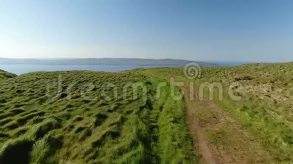 爱尔兰无人驾驶飞机镜头北爱尔兰的比涅瓦纳视频的预览图