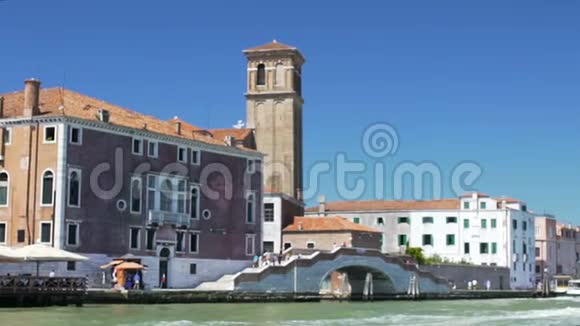 迷人的威尼斯景观圣盖里亚教堂钟楼意大利地标视频的预览图