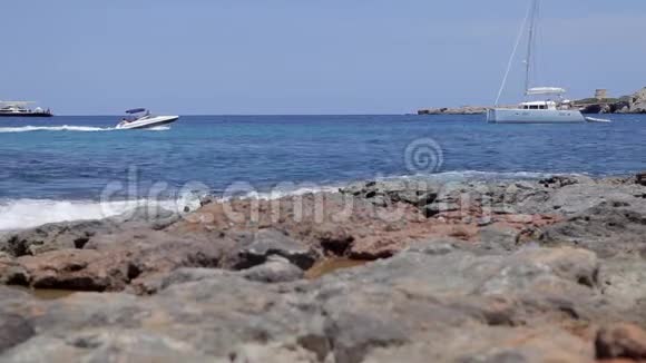 卡拉康塔伊比沙海滩伊比沙带船视频的预览图