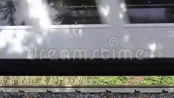 移动列车视频的预览图