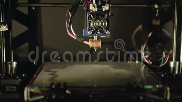 三维打印机面筋蒸发过程4K视频的预览图