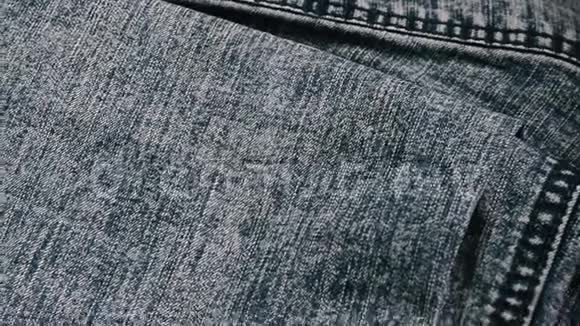 深色优质牛仔裤运动质感视频的预览图
