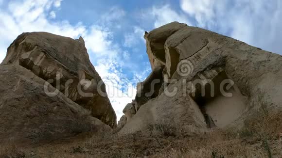 戈雷梅土耳其卡帕多西亚异常灰岩岩层广角镜头时间推移视频的预览图