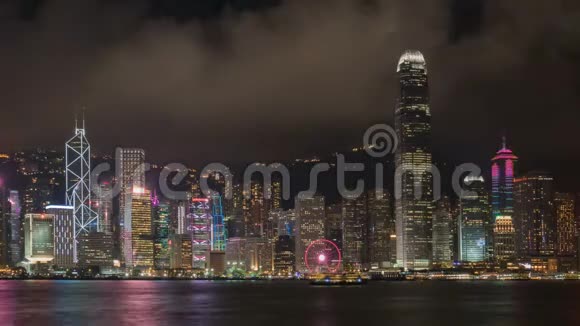 香港维多利亚港夜间的楼宇城市灯光及时间间隔视频的预览图