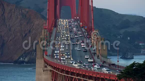 旧金山金门大桥照明交通视频的预览图