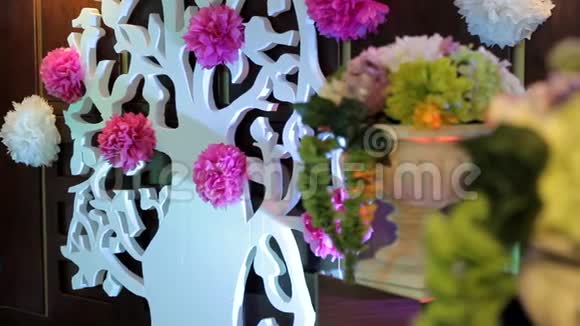 花卉背景节日装饰节日装饰花瓶中的花纸视频的预览图