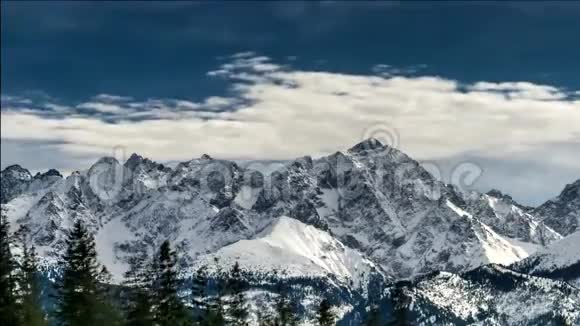 波兰和斯洛伐克塔特拉山的雪峰视频的预览图