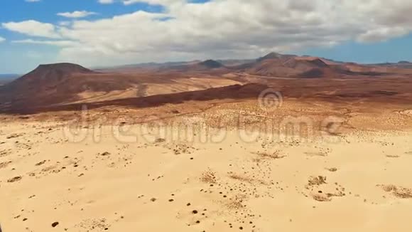 西班牙Fuerteventura岛Corralejo公园航空公司视频的预览图