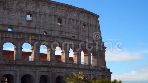 罗马的斗兽场对抗蓝天视频的预览图