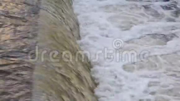 野河和堰的景色视频的预览图
