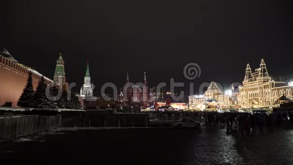 红场在冬夜克里姆林宫和列宁陵墓视频的预览图
