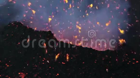 壮观的细节熔岩爆炸视频的预览图