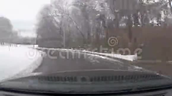 冬季道路行车延时视频视频的预览图
