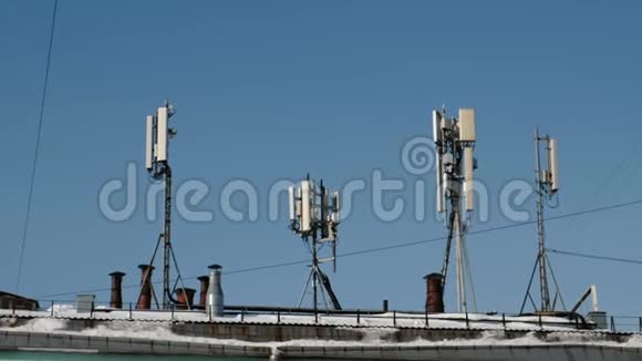 天线用于屋顶上的蜂窝和移动通信移动电话通信电视互联网视频的预览图