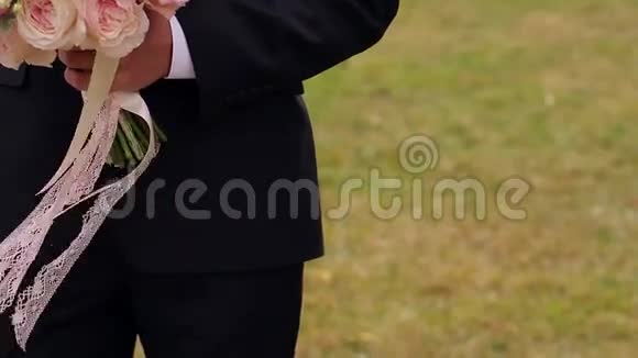 新娘的花束视频的预览图