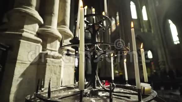 蜡烛蜡烛烛台视频的预览图