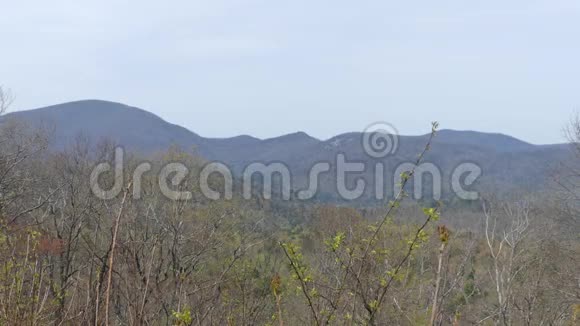 格鲁吉亚伍迪峡血山景观及周边地区视频的预览图