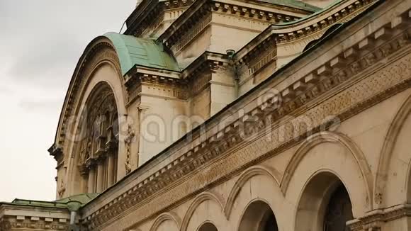 索非亚亚历山大内夫斯基教堂的建筑元素旅游景点视频的预览图