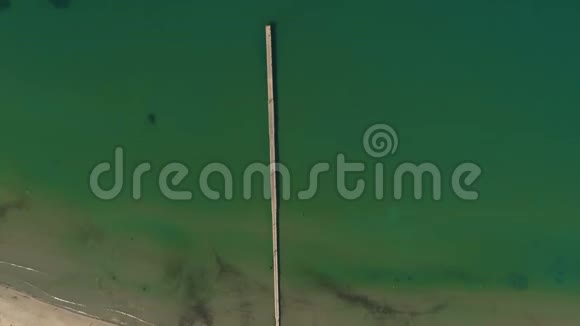 黑海码头的高度海上空中观景摄影视频的预览图