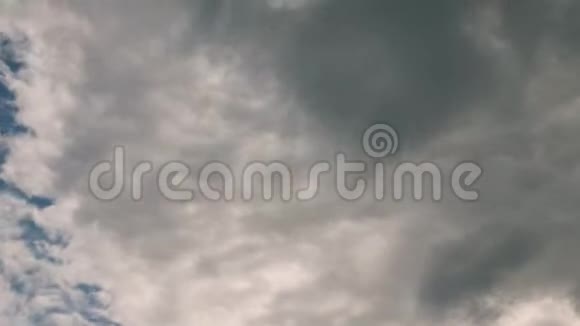 时间流逝白云快速移动的天空视频视频的预览图