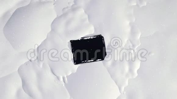 雪中的平板黑了视频的预览图