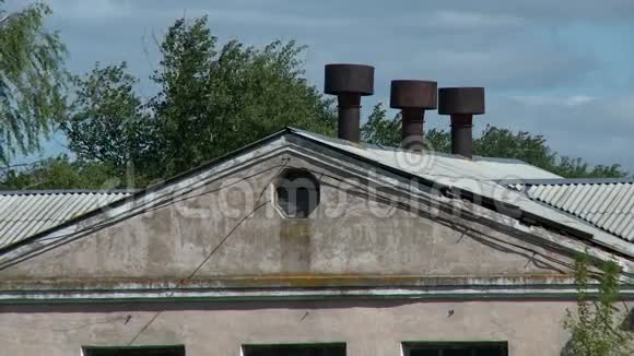 废弃房屋屋顶视频的预览图