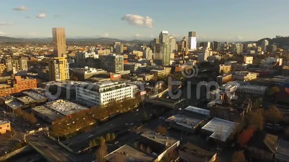 波特兰俄勒冈州市中心天际线城市丛林西北视频的预览图