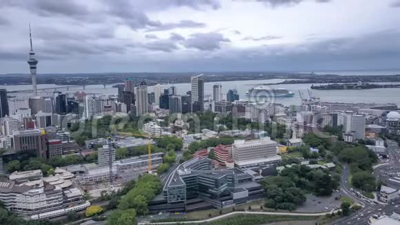奥克兰新西兰城市和港口的时间推移空中观景点4k视频的预览图