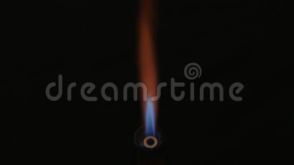 Piezo点火和燃气燃烧器的强烈火焰视频的预览图