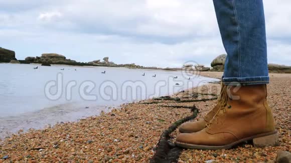 海上美女的靴子视频的预览图