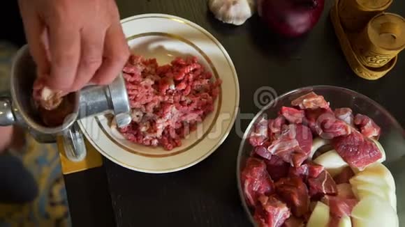 陈酿肉磨碎肉视频的预览图