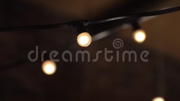 婚礼灯泡加兰照明装饰视频的预览图