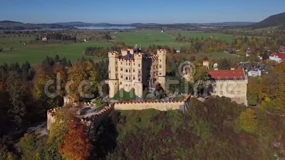 鸟瞰德国霍亨什旺高城堡视频的预览图