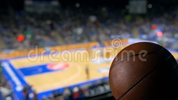 篮球和比赛视频的预览图
