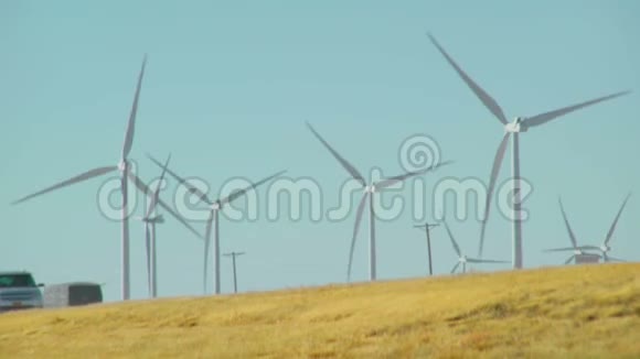 化石燃料与风能视频的预览图