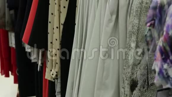 女人的衣服店视频的预览图
