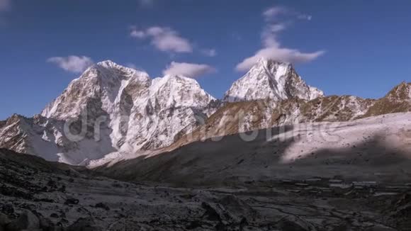喜马拉雅山晨峰珠穆朗玛峰穿越时间视频的预览图