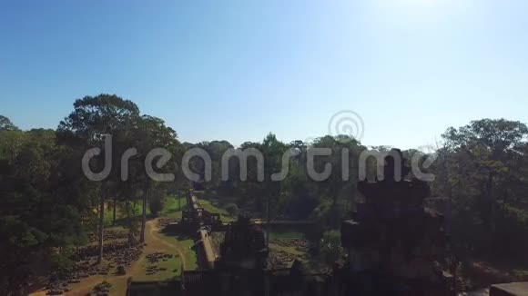 从巴浦翁神庙的顶部观看视频的预览图