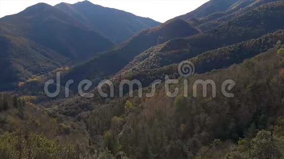 来自西班牙的尼斯山靠近加泰罗尼亚的奥索村视频的预览图