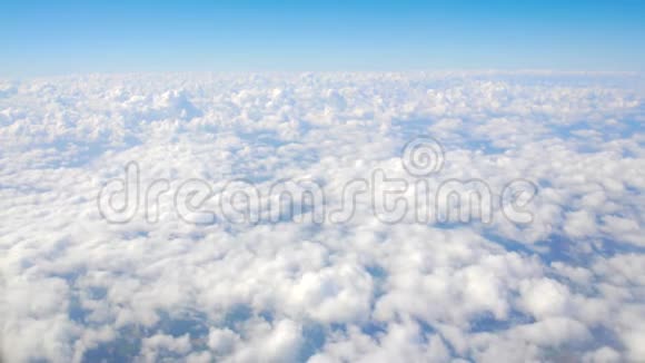 在移动的飞机云景实现梦想下积累云视频的预览图