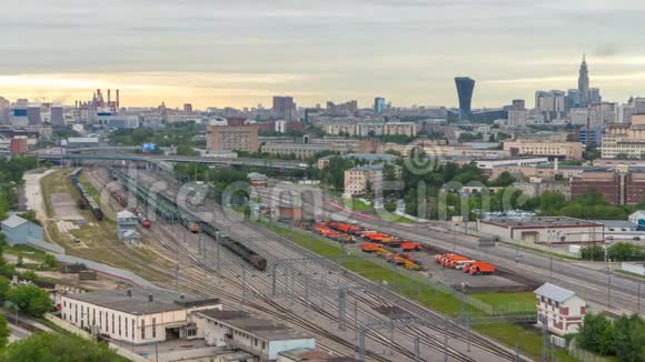 莫斯科时间推移第三个运输环和莫斯科市中心的夜景交通汽车灯视频的预览图