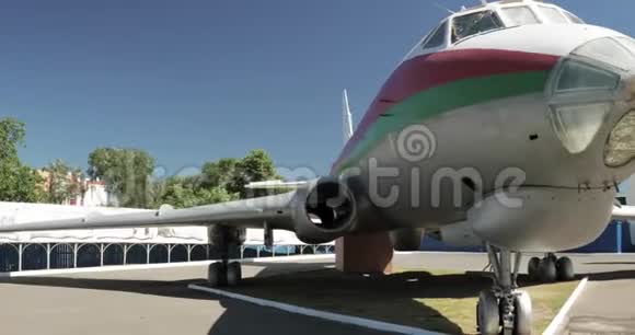 ChacherskGomel地区白俄罗斯图124sh号飞机安装在城市的一个小方舱的底盘上在苏联时代视频的预览图