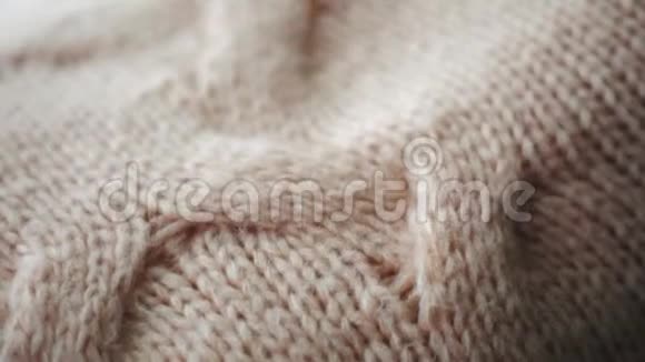 针织冬季毛衣的多利镜头视频的预览图