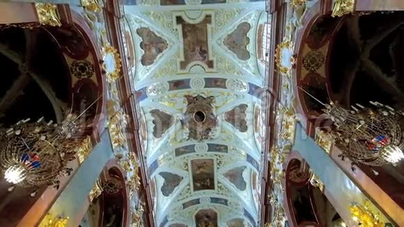 波兰CzestochowaJasnaGora修道院大教堂拱顶视频的预览图