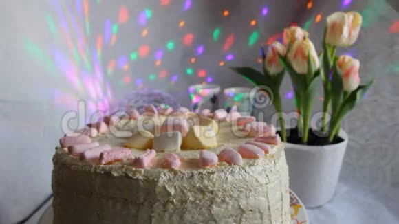 准备结婚蛋糕视频的预览图