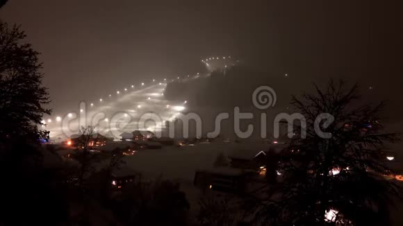 奥地利萨尔巴赫辛特格勒姆冬季夜景视频的预览图
