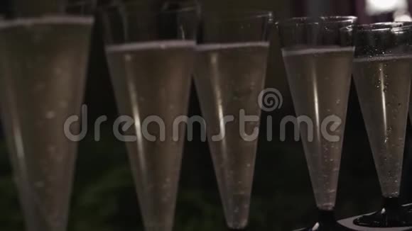 塑料香槟杯视频的预览图