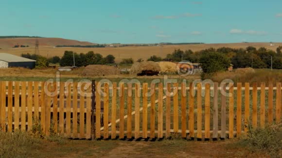 农村农场的围栏视频的预览图