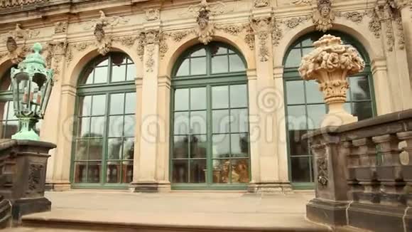 德累斯顿著名的Zwinger宫德累斯顿的Zwinger美术馆视频的预览图